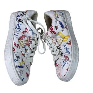 GUESS Womens Los Angeles Graffiti Sneaker Tennis Shoes Size 6 1/2 White